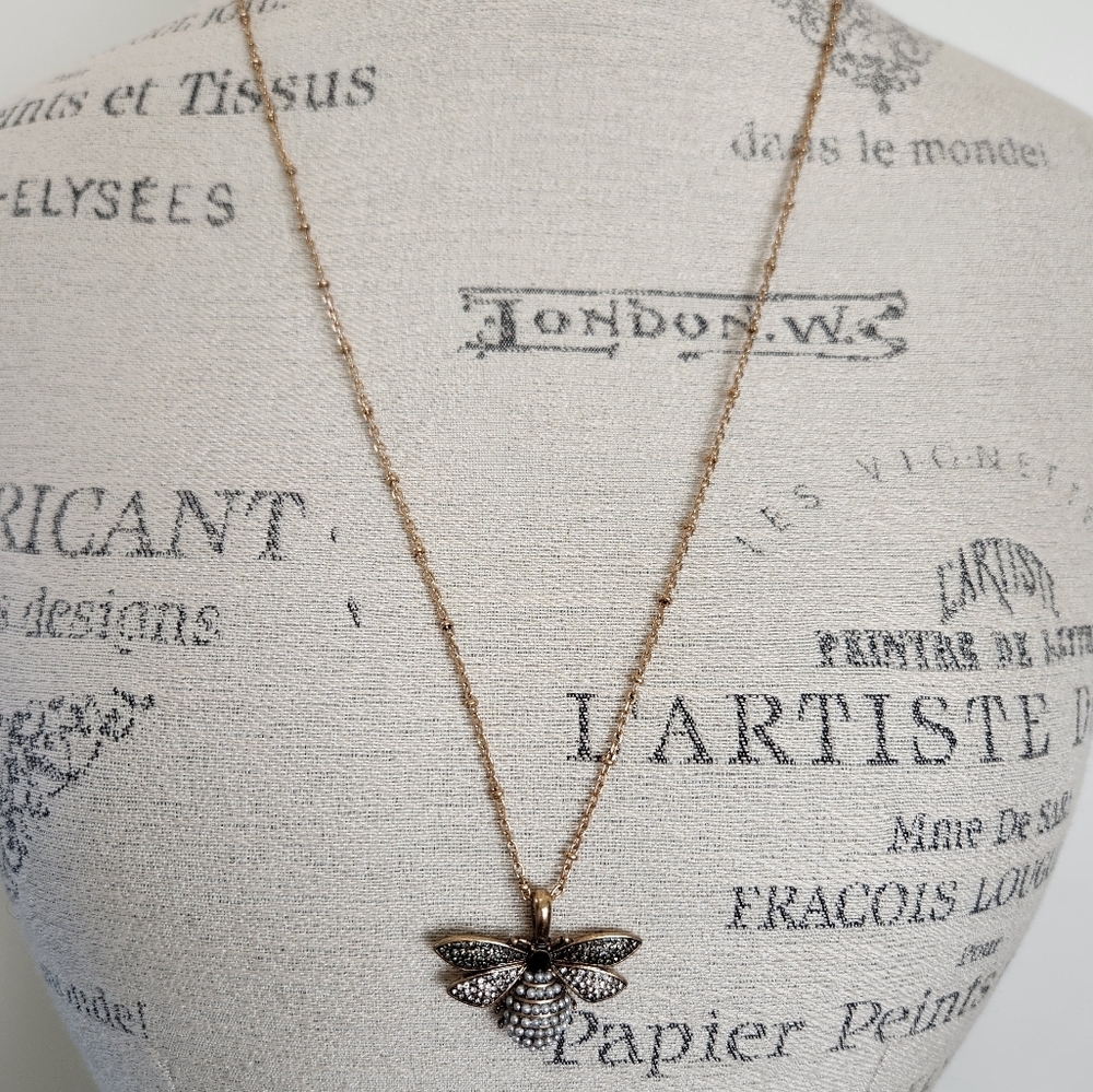 Rhinestone Pearl Studded Bee Pendant Necklace